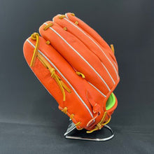 Load image into Gallery viewer, Sample goods Special price hot water fir fir molded XB infield glove orange

